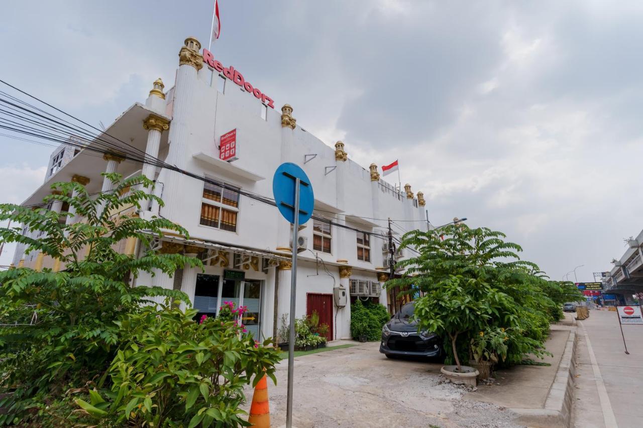 ג'קרטה Reddoorz Syariah Near Universitas Borobudur מראה חיצוני תמונה