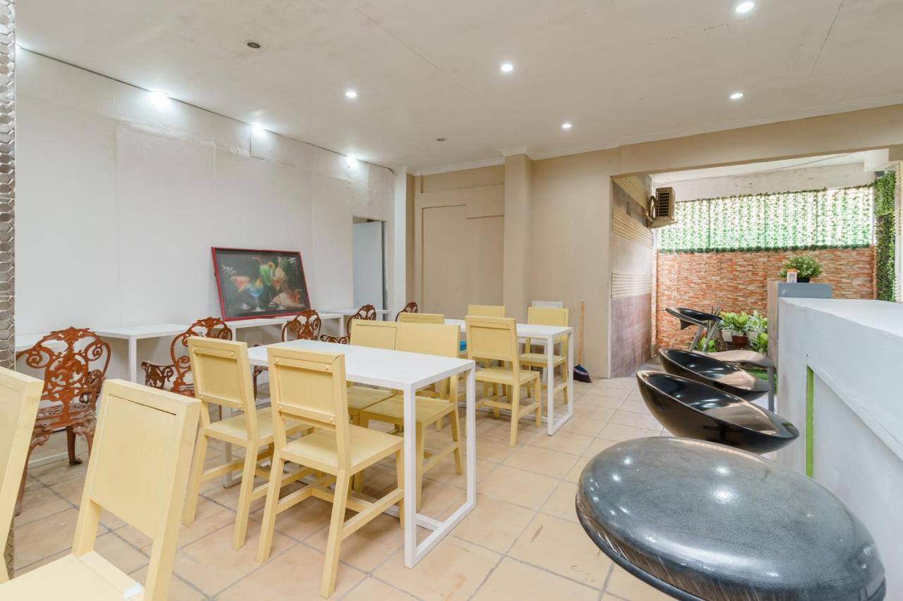 ג'קרטה Reddoorz Syariah Near Universitas Borobudur מראה חיצוני תמונה