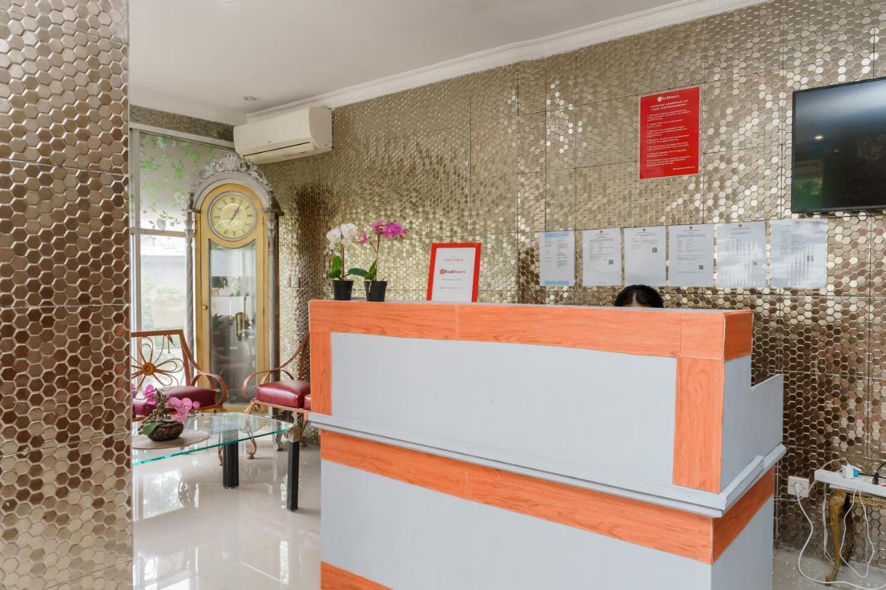 ג'קרטה Reddoorz Syariah Near Universitas Borobudur מראה חיצוני תמונה